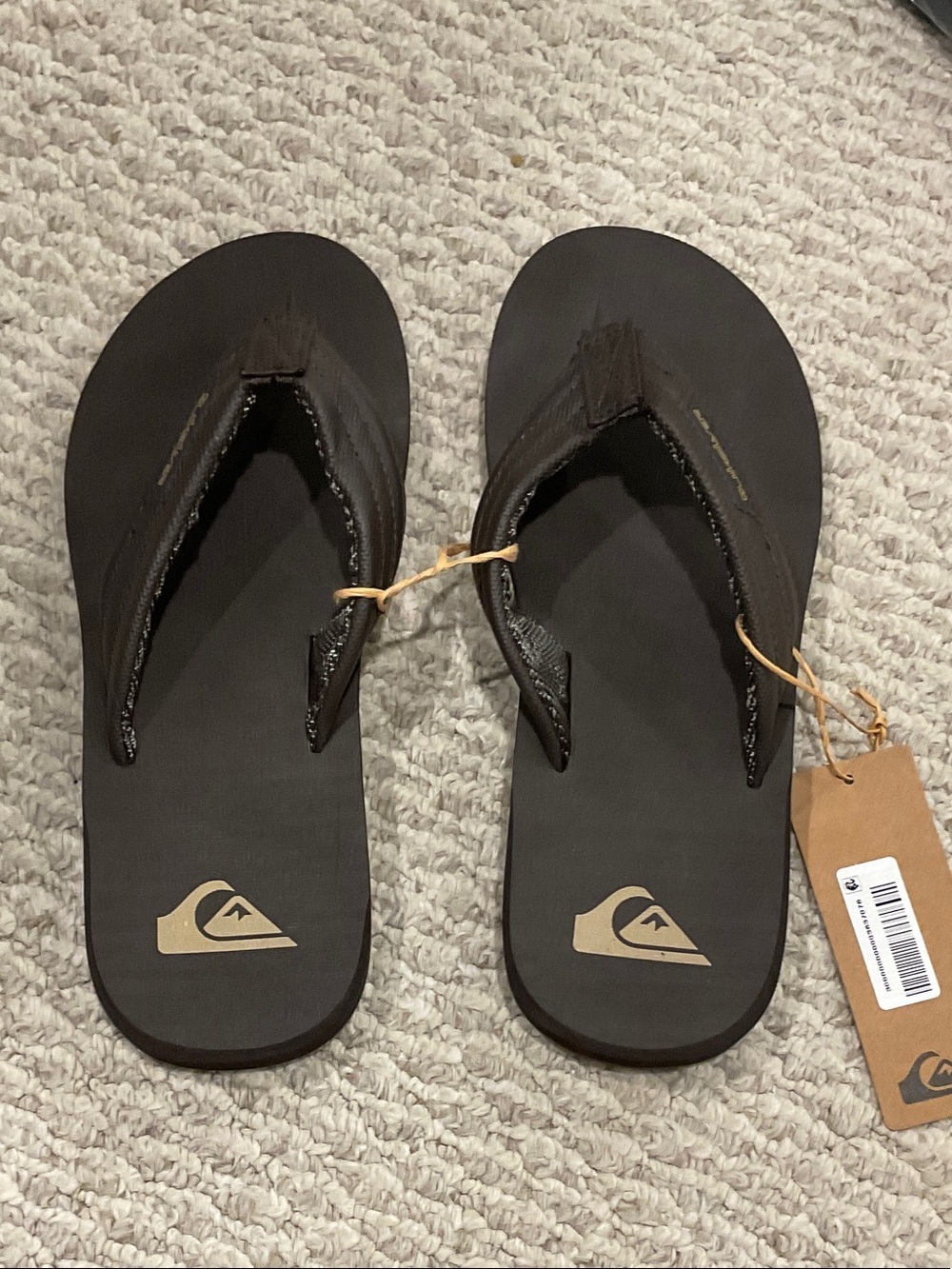 Quiksilver Black Flip Flop Sandals with Gold Logo
